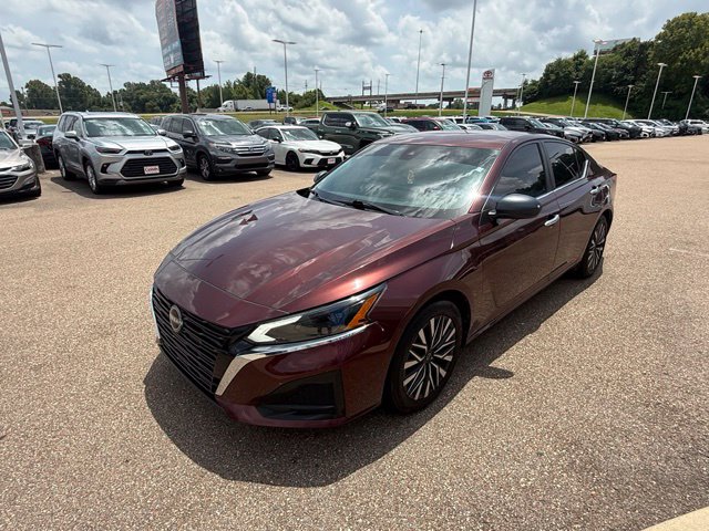 Used 2024 Nissan Altima 2.5 SV Sedan
