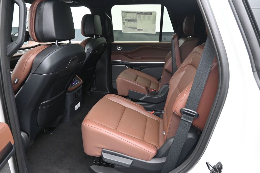 2027 Lincoln Navigator Reserve - Photo 10
