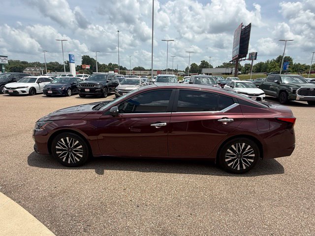Used 2024 Nissan Altima 2.5 SV Sedan