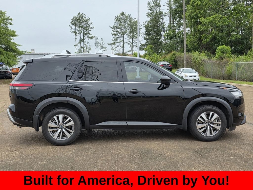 Used 2023 Nissan Pathfinder SL SUV