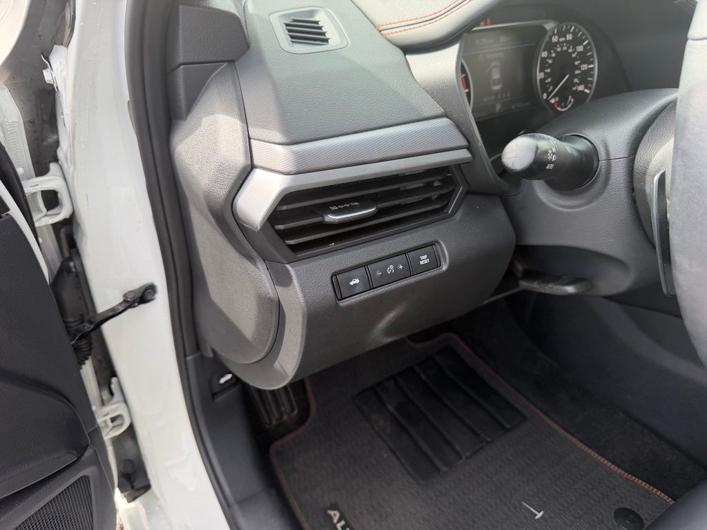 2024 Nissan Altima SR - Photo 23