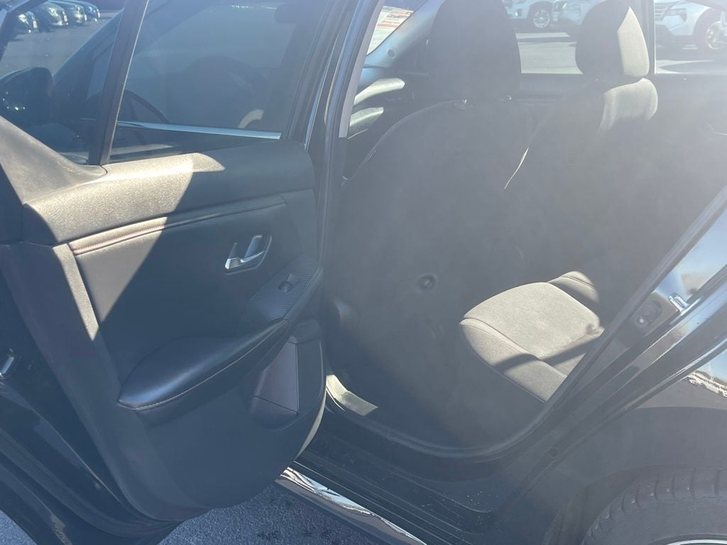 2022 Nissan Sentra SR - Photo 9