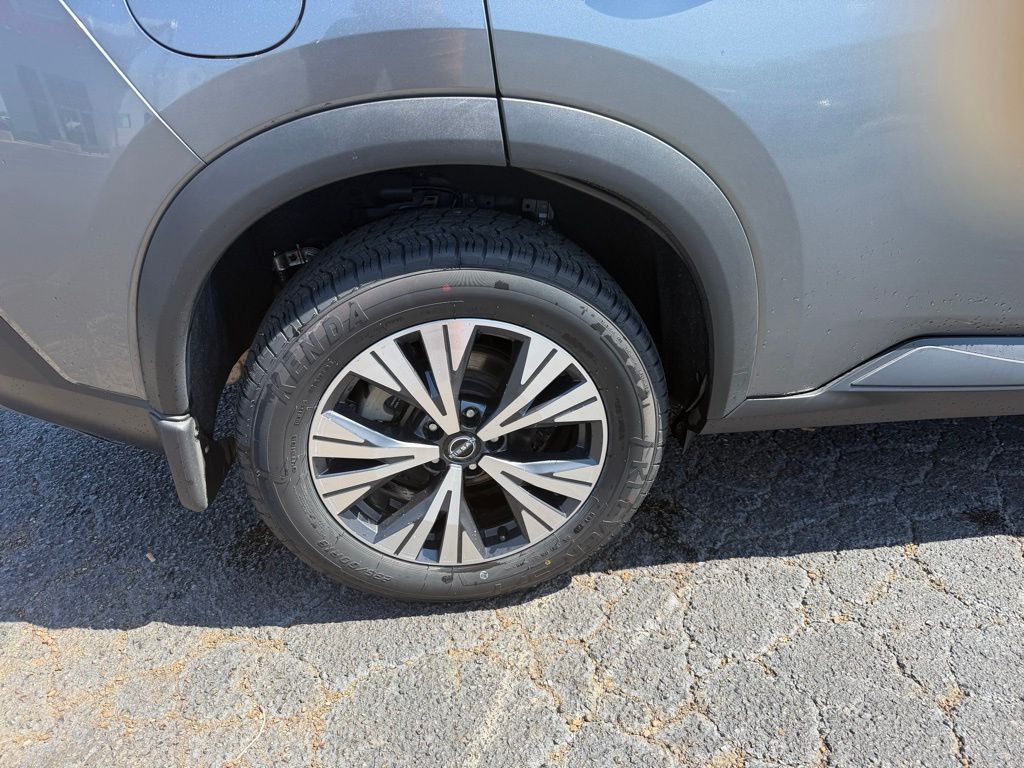 2022 Nissan Rogue SV - Photo 9