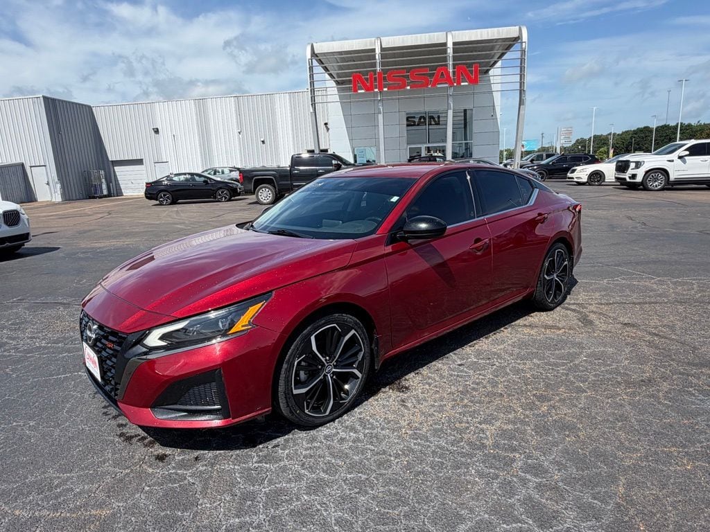2023 Nissan Altima SR