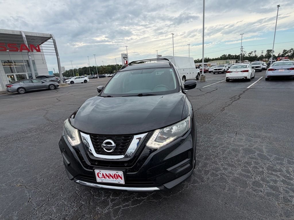 Used 2017 Nissan Rogue SV SUV