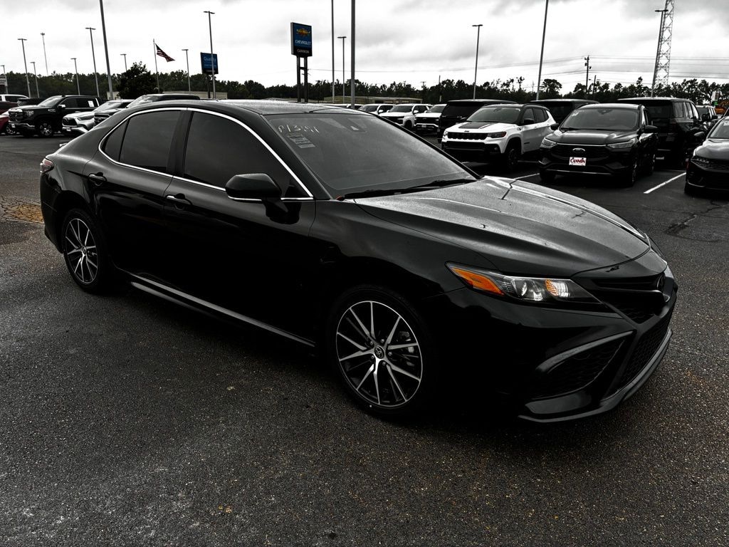 Used 2023 Toyota Camry SE Sedan