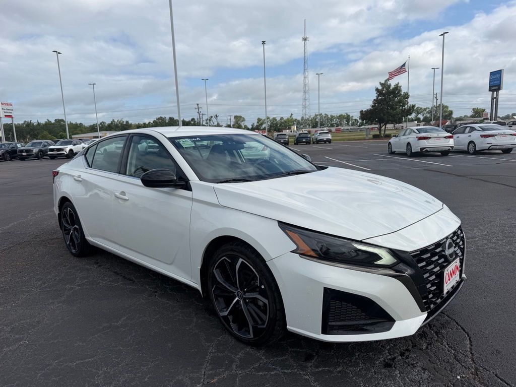 2024 Nissan Altima SR - Photo 7