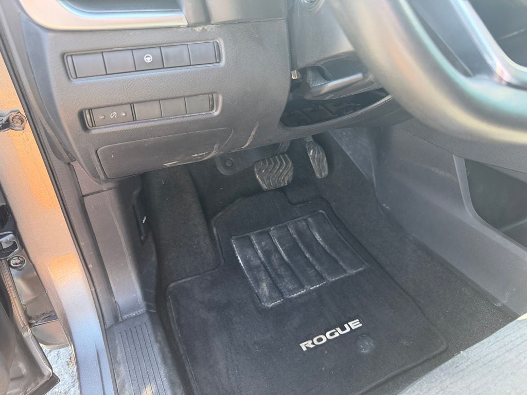 2022 Nissan Rogue SV - Photo 25