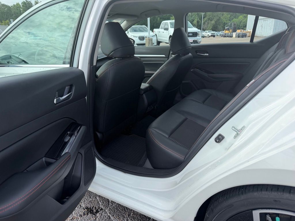 2024 Nissan Altima SR - Photo 11