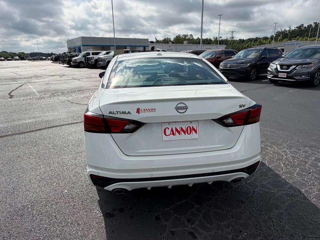Used 2024 Nissan Altima 2.5 SV Sedan