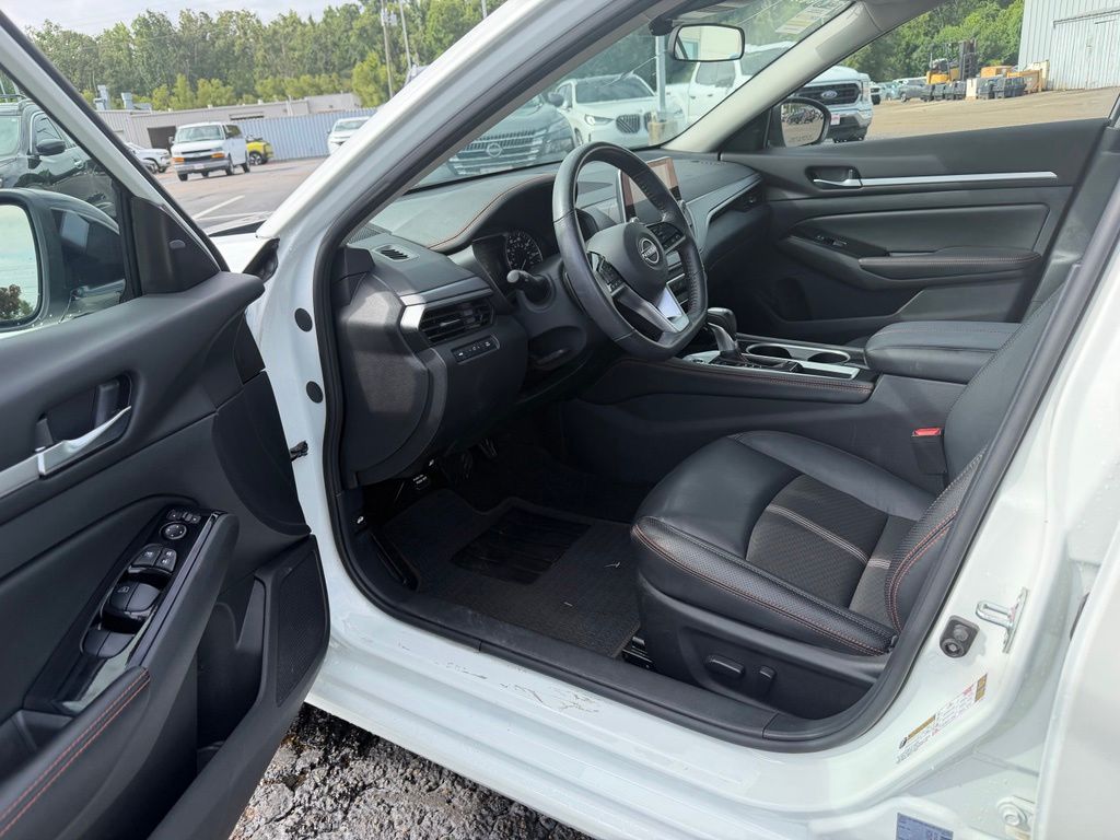 2024 Nissan Altima SR - Photo 21