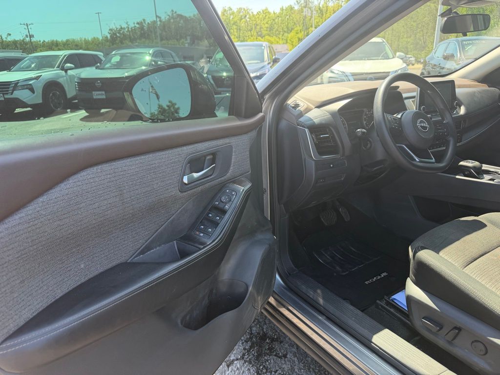2022 Nissan Rogue SV - Photo 15