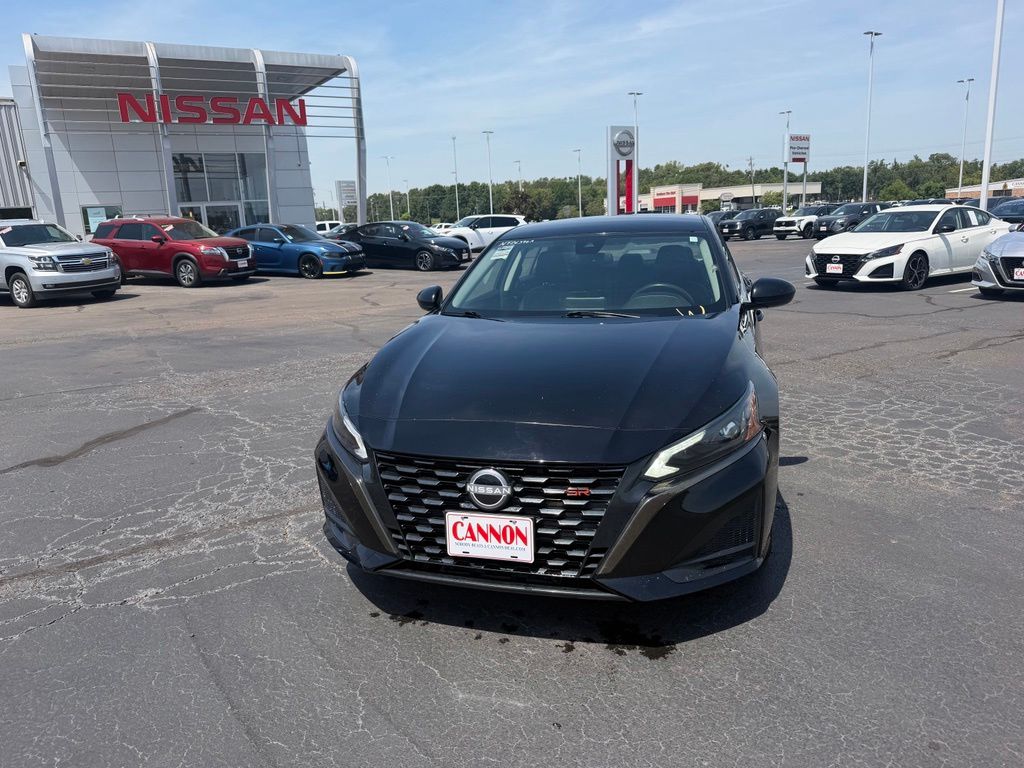 2023 Nissan Altima SR