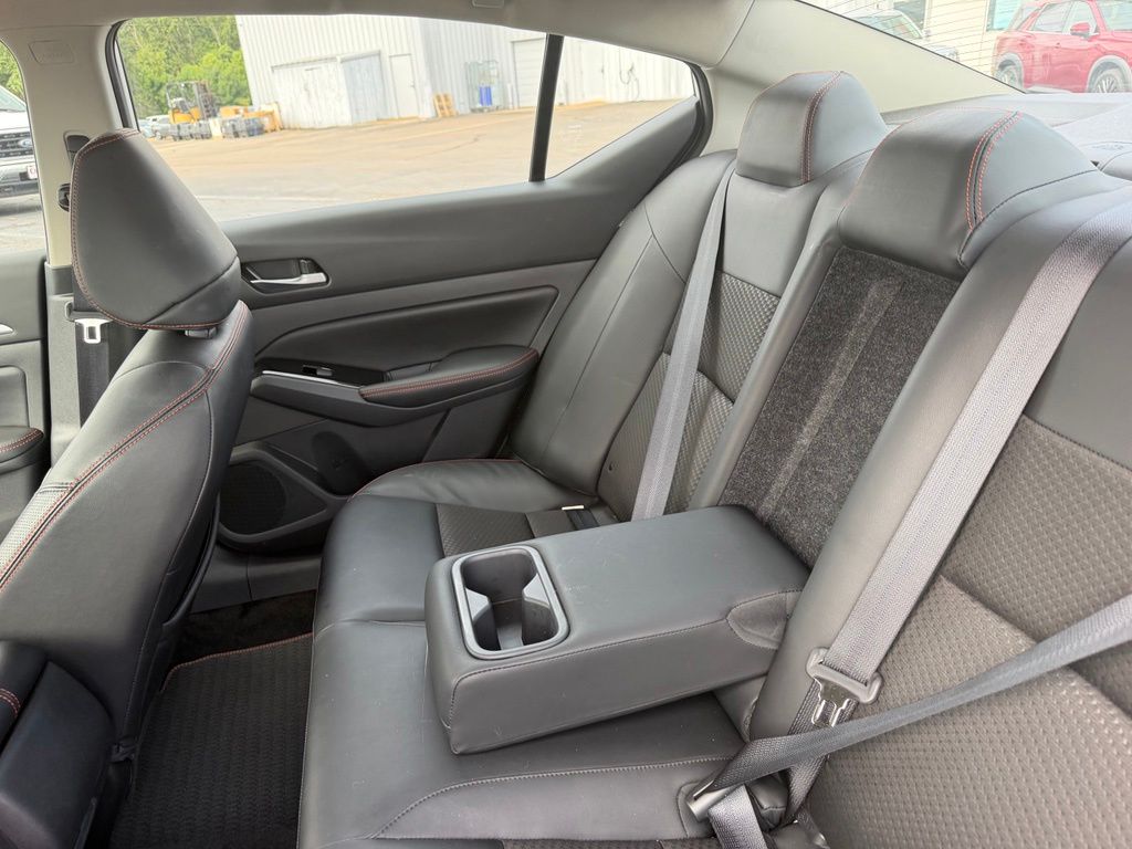2024 Nissan Altima SR - Photo 17