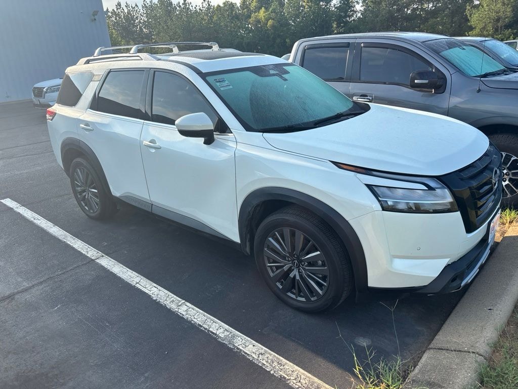 Used 2023 Nissan Pathfinder SL SUV