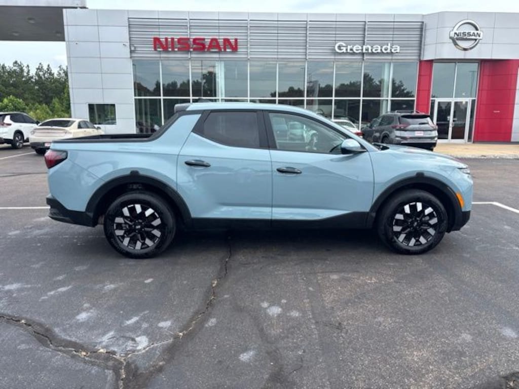 Used 2025 Hyundai Santa Cruz SE Truck