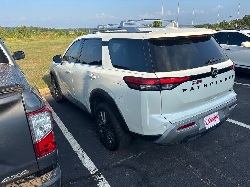 Used 2023 Nissan Pathfinder SL SUV