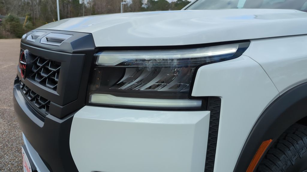 2026 Nissan Frontier PRO-4X - Photo 9