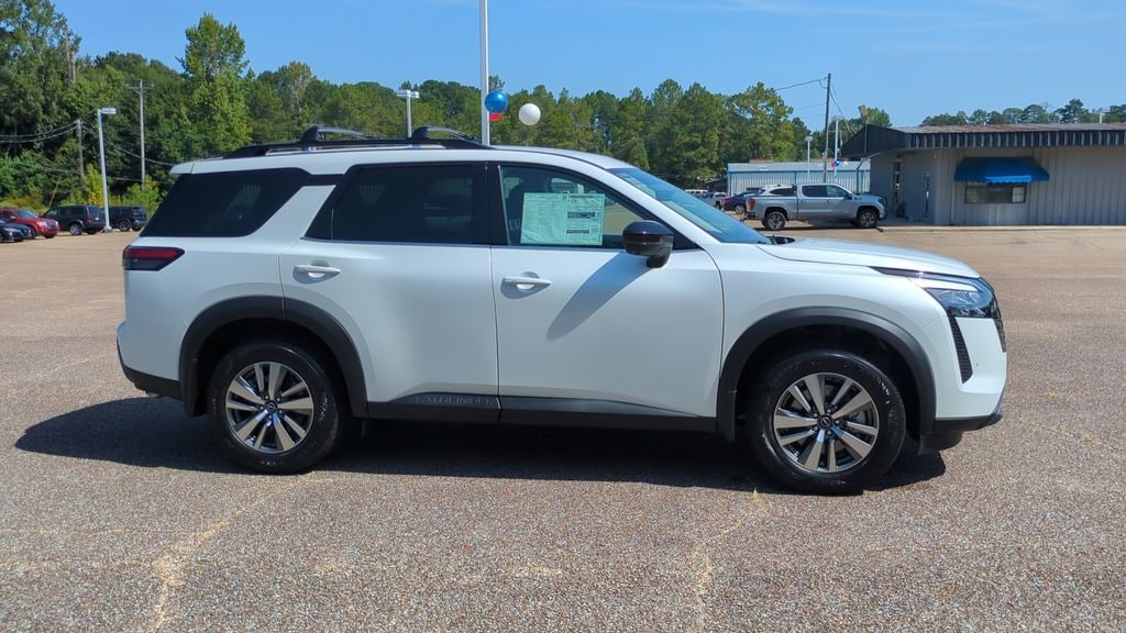 New 2026 Nissan Pathfinder SL SUV