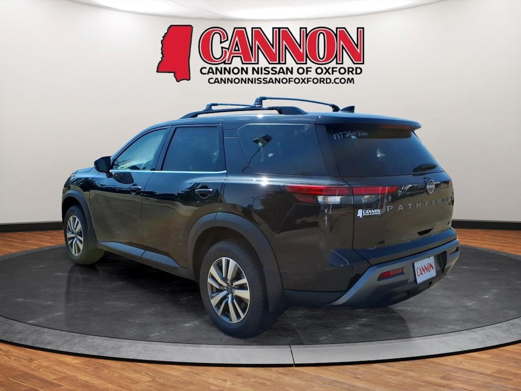 New 2026 Nissan Pathfinder SL SUV