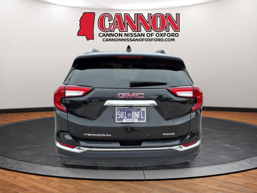 Used 2024 GMC Terrain SLT SUV