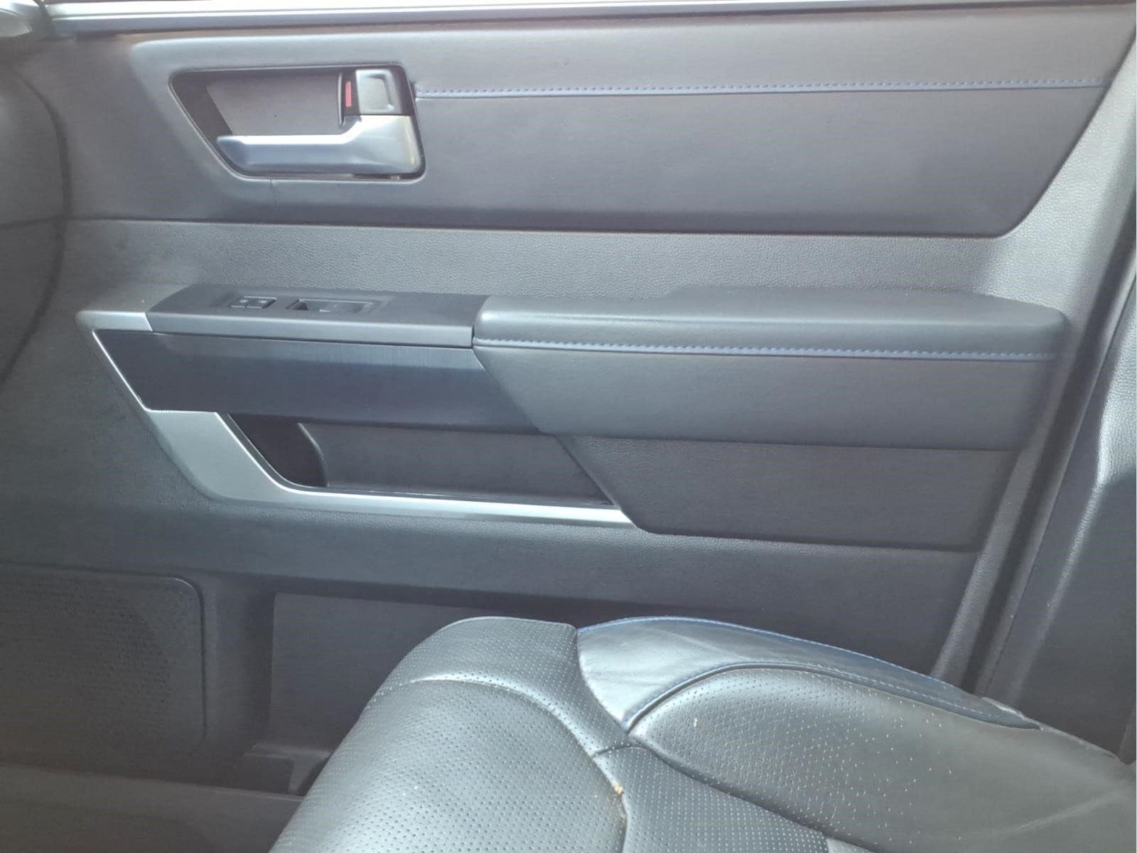 2025 Toyota Tundra Platinum - Photo 23