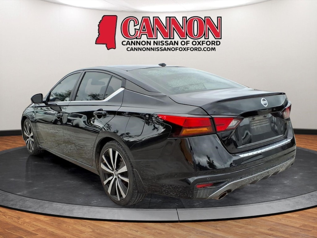 Used 2022 Nissan Altima 2.5 SR Sedan
