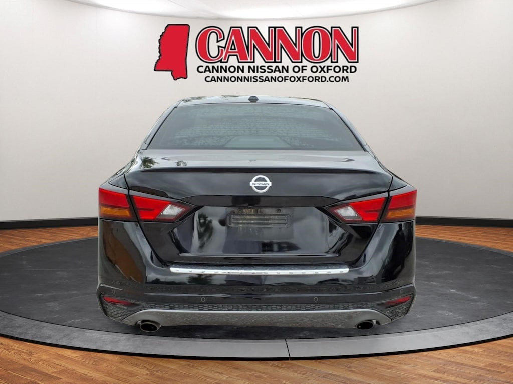 Used 2022 Nissan Altima 2.5 SR Sedan