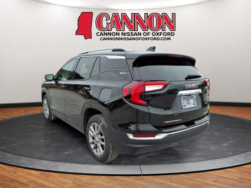 Used 2024 GMC Terrain SLT SUV
