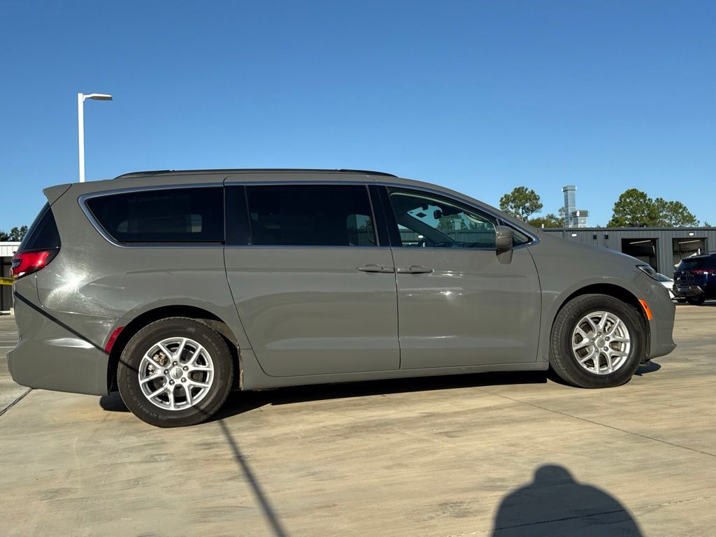 Used 2022 Chrysler Pacifica Touring L Minivan/Van