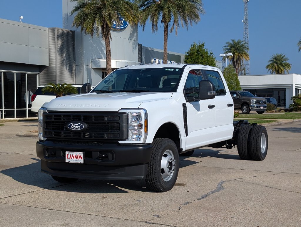 2027 Ford F-350 Super Duty Chassis Cab
