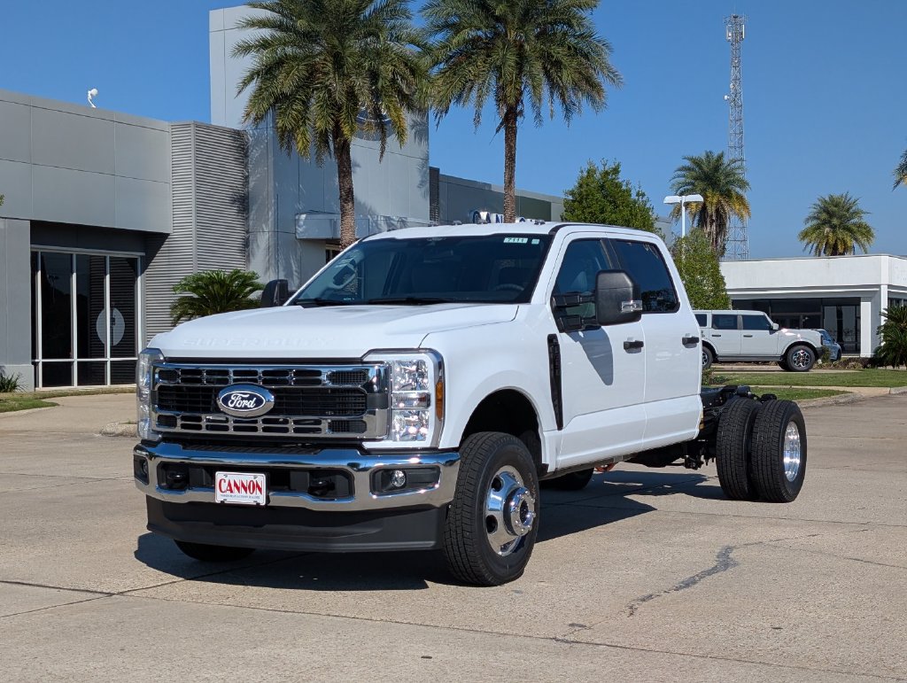 2027 Ford F-350 Super Duty Chassis Cab