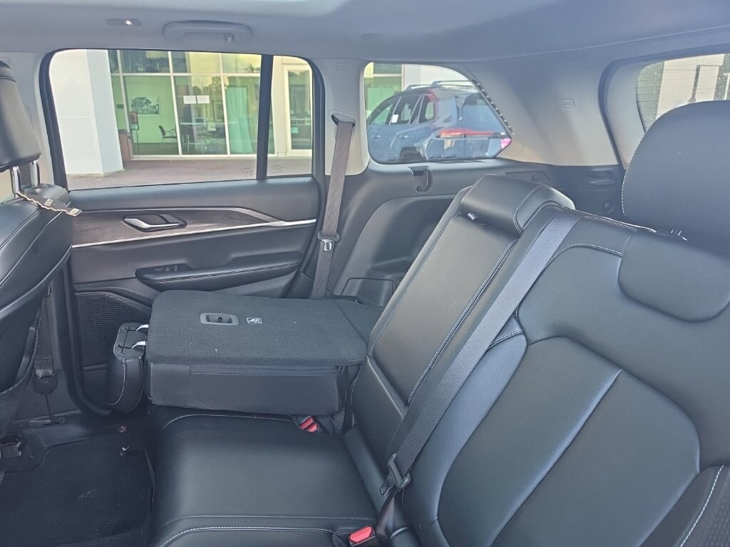 Used 2024 Jeep Grand Cherokee Limited SUV
