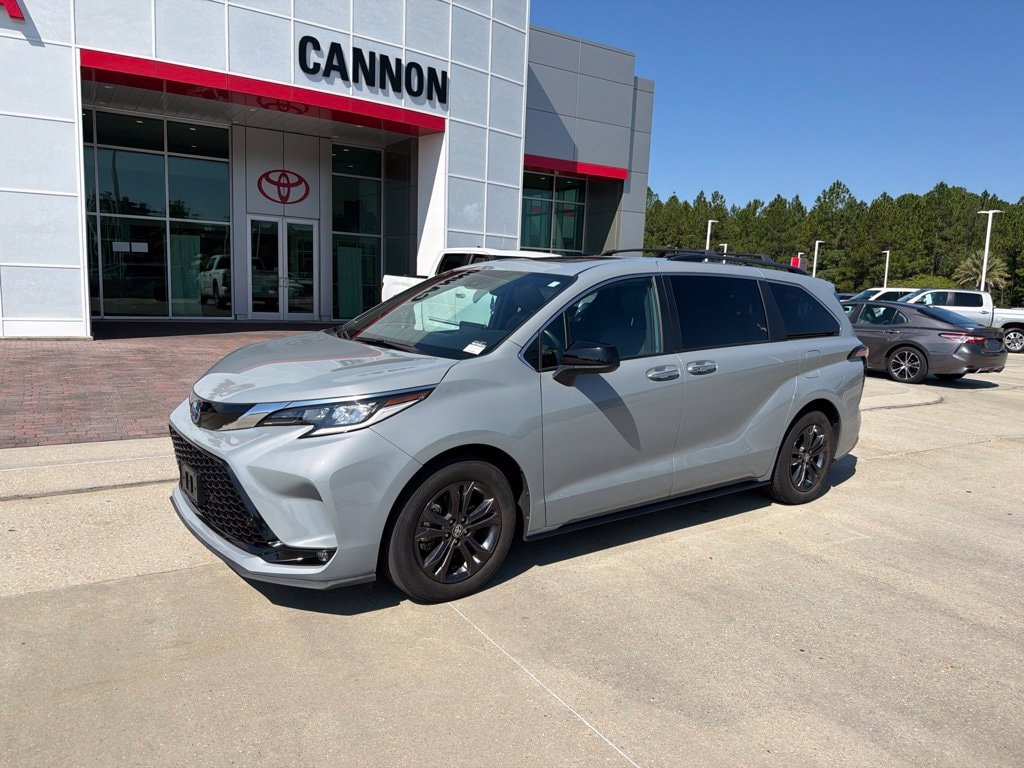 Used 2024 Toyota Sienna XSE Minivan/Van