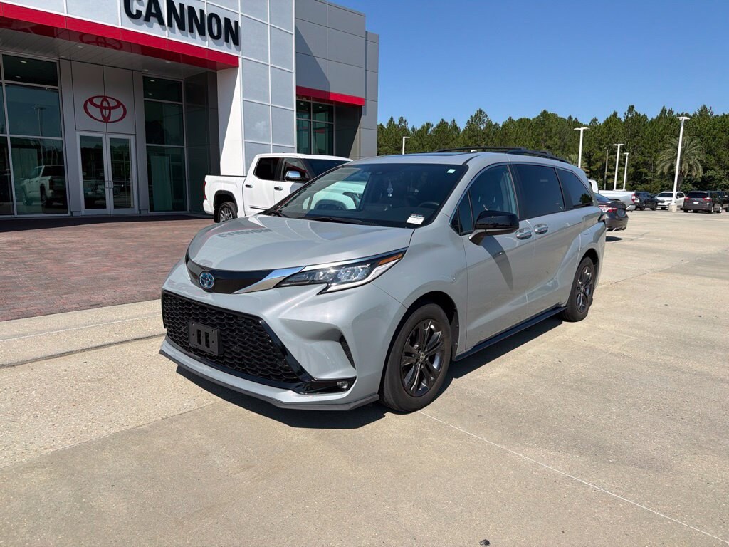 Used 2024 Toyota Sienna XSE Minivan/Van