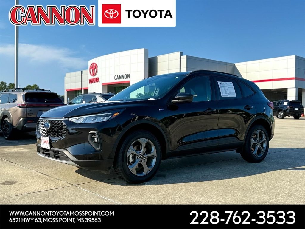 Used 2025 Ford Escape ST-Line Select SUV