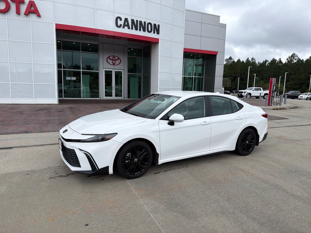 Used 2025 Toyota Camry SE Sedan
