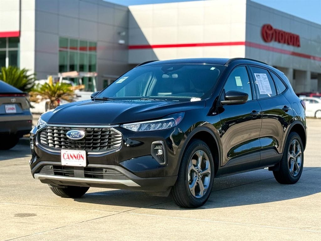 Used 2025 Ford Escape ST-Line Select SUV