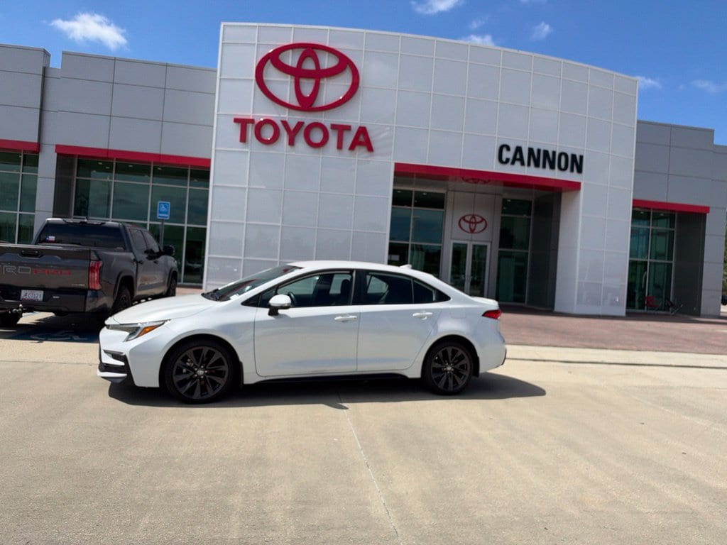Used 2025 Toyota Corolla SE Sedan