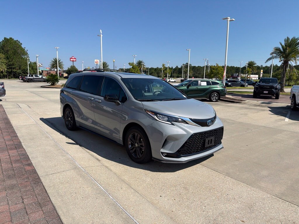 Used 2024 Toyota Sienna XSE Minivan/Van