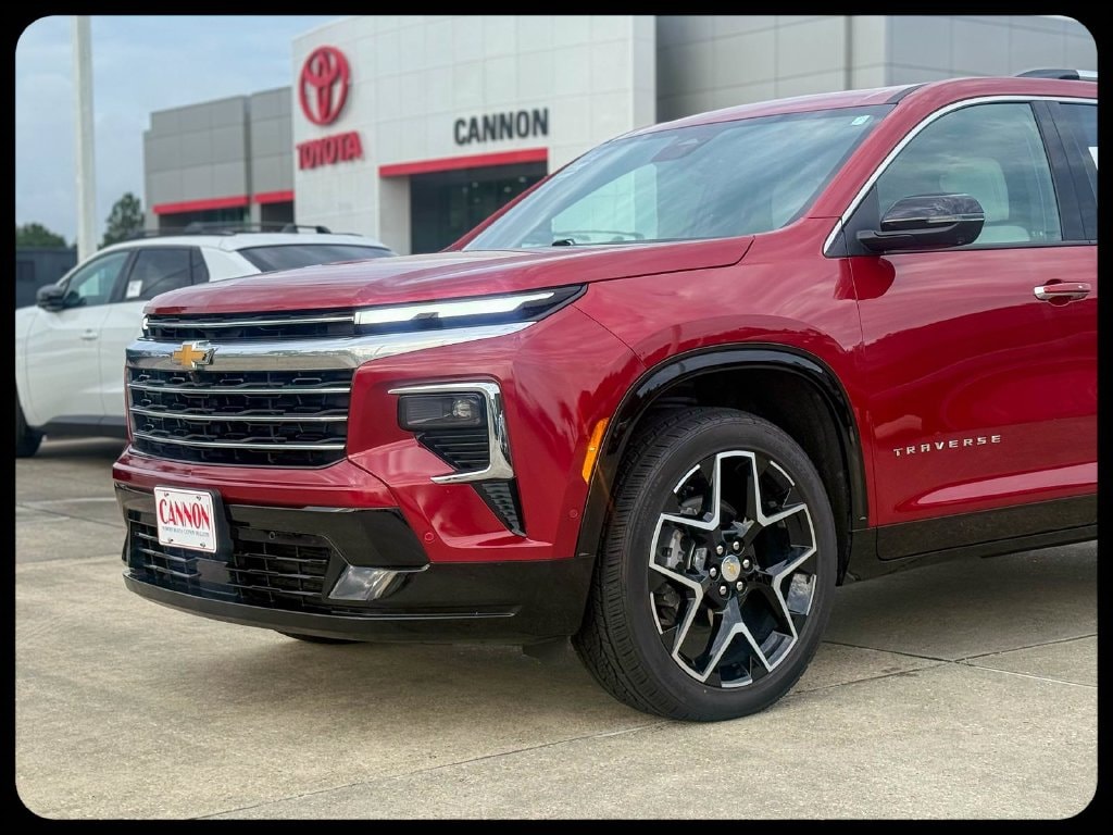 Used 2025 Chevrolet Traverse High Country SUV