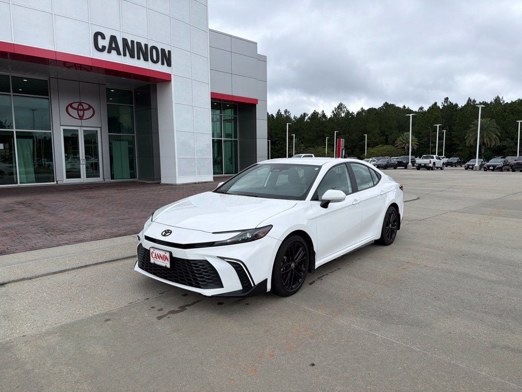 Used 2025 Toyota Camry SE Sedan