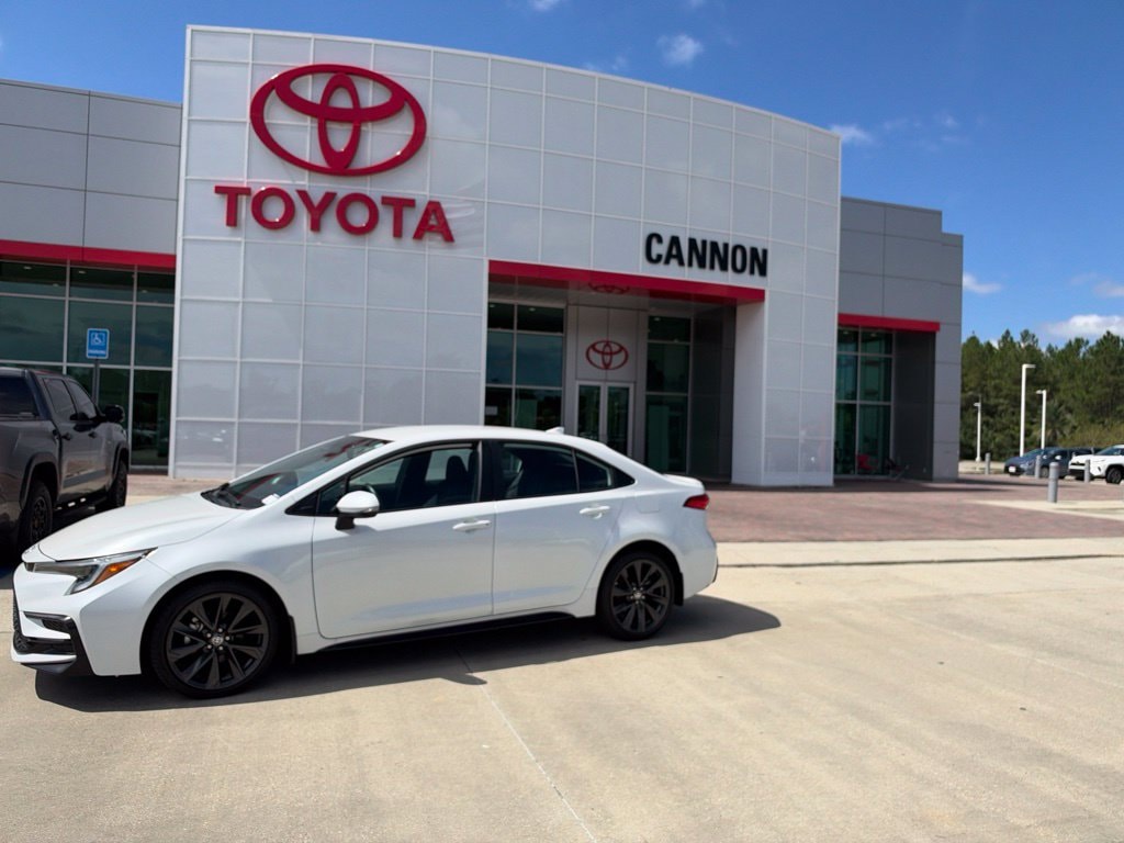 Used 2025 Toyota Corolla SE Sedan