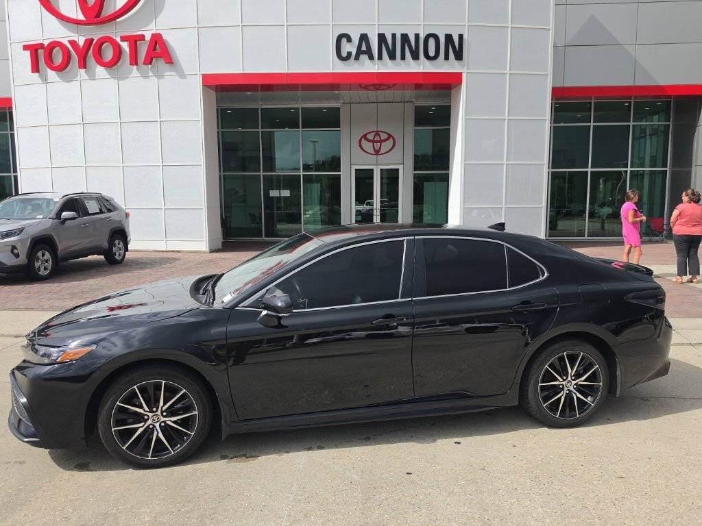2024 Toyota Camry SE