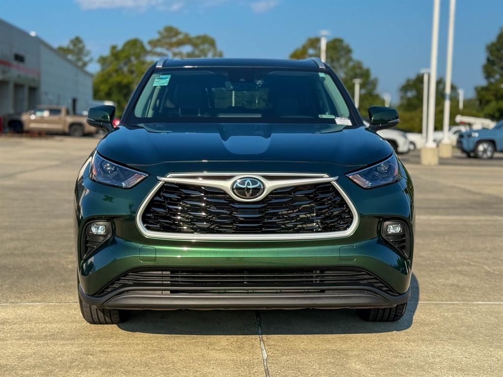 Used 2024 Toyota Highlander XLE SUV