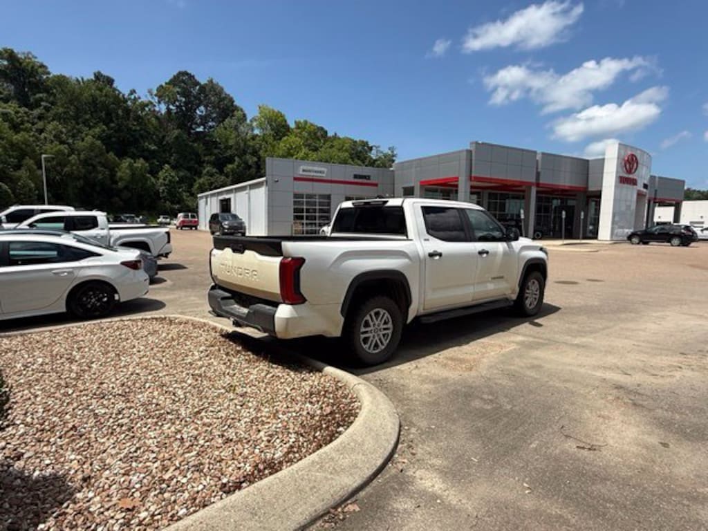 Used 2024 Toyota Tundra 4WD SR5 SR5 CrewMax 5.5 Bed