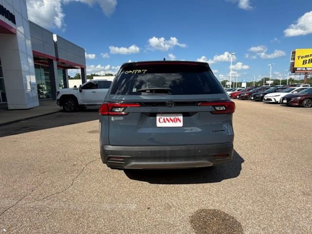 Used 2025 Toyota Grand Highlander Limited Limited FWD