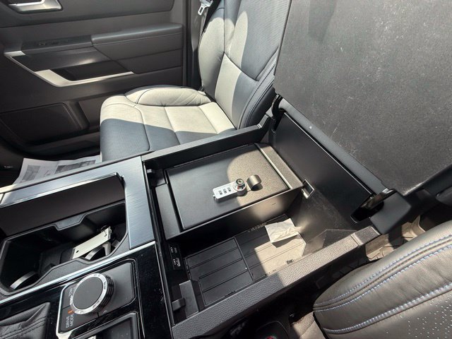 2025 Toyota Tundra Platinum - Photo 30