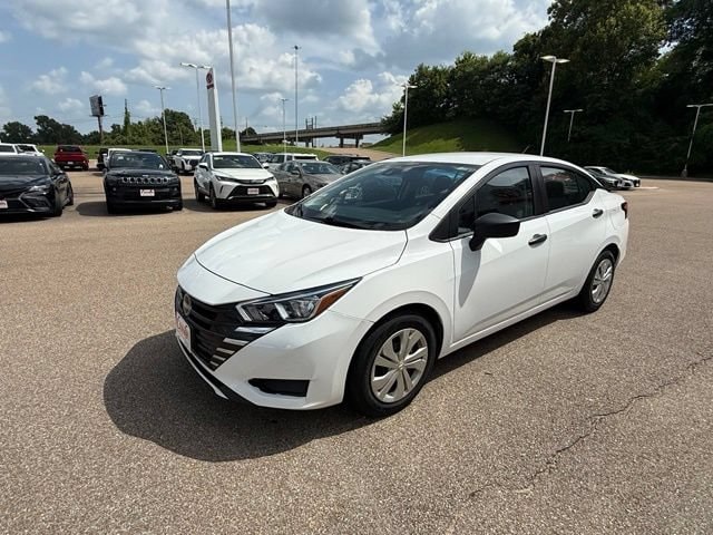 2023 Nissan Versa Sedan