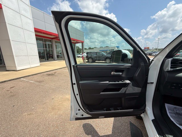 2025 Toyota Tundra Platinum - Photo 11